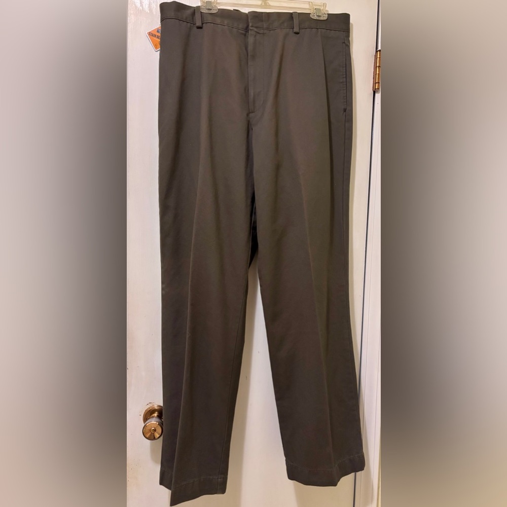 NWT New Dockers Go Khakis Relaxed Chinos flat front Brown Stain Guard size 36x34